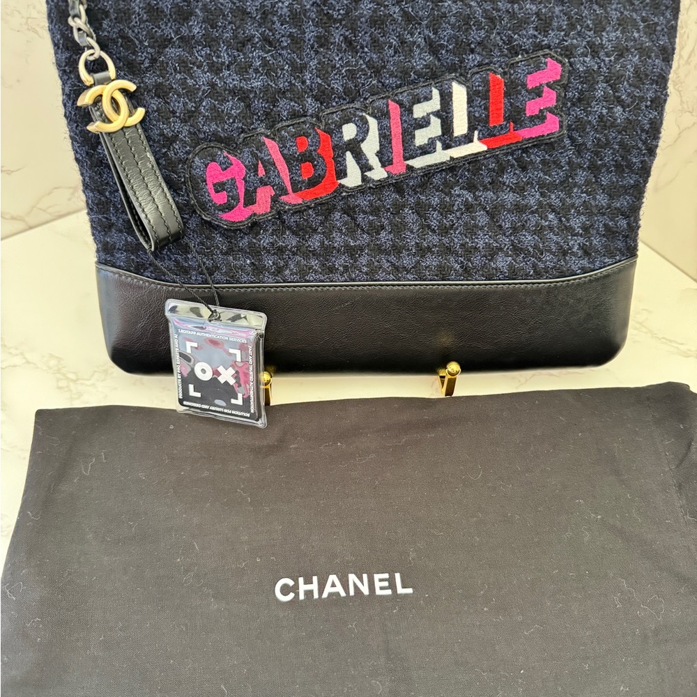 Chanel Gabrielle clutch in quilted tweed and calfskin leather - Picture 2 of 12